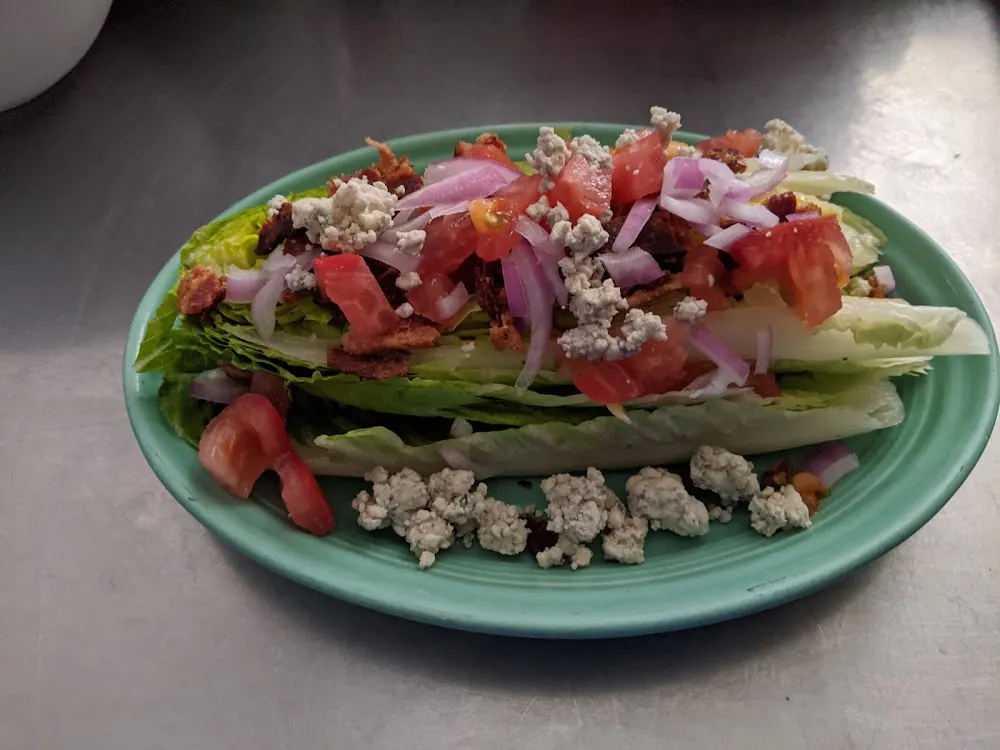 Wolfdale Burg Salad